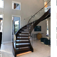 Escalier courbé sur mesure OEM avec design contemporain, marches en bois/métal/marbre et diverses options de balustrades pour l'intérieur