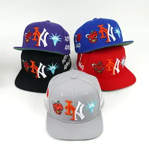 قبعات خاصة لرياضة البيسبول يمكن وضع شعارها عليها حسب الطلب