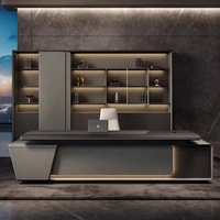 Bureau de direction pour la maison, mobilier moderne en forme de L, salle d'étude