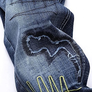 جينز مخصص ممزق بقصة مستقيمة جينز كلاسيكي بنطلون مطرز مرقع للرجال - Product Image 2