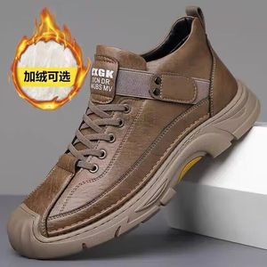 Chaussures de randonnée en cuir pour hommes, bout rond, doublure en polaire, semelle extérieure en caoutchouc, semelle intermédiaire en EVA, bottes décontractées isolantes pour l'automne - Product Image 1