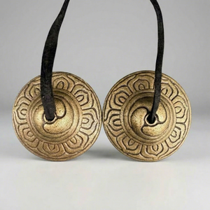 Campana Tingsha Ligera de Bronce con Sonido Nítido y Claro para Baño de Sonido y Meditación - Product Image 1