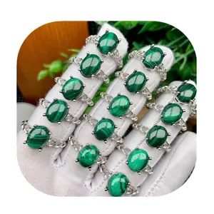 Venta al por mayor de cristales ajustables joyería piedras curativas anillos de cristal de malaquita verde en forma ovalada natural para regalo