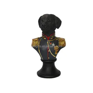 高品質の手彫りレトロ面白いオフィサー犬バスト像ホームコレクションブラックレジンデザイン犬モダンアート
