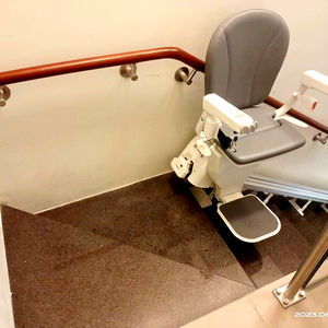 Ascenseur de chaise pour personnes âgées télécommandé sans fil <span class=keywords><strong>monte</strong></span>-<span class=keywords><strong>escalier</strong></span> <span class=keywords><strong>droit</strong></span> intérieur et extérieur - Product Image 4