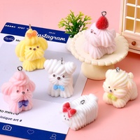 Populaire design schattige gevlokte puppy hars hanger gevlokte dieren hars mallen gevlokte 3d crème hond hars bedels voor decoratie