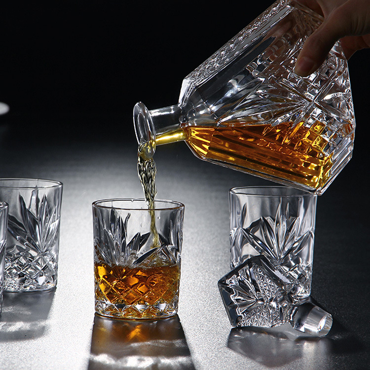 Barware Classic Clear Glass Decanter 750ml Plain Whiskey Decanter for Bourbon Liquor