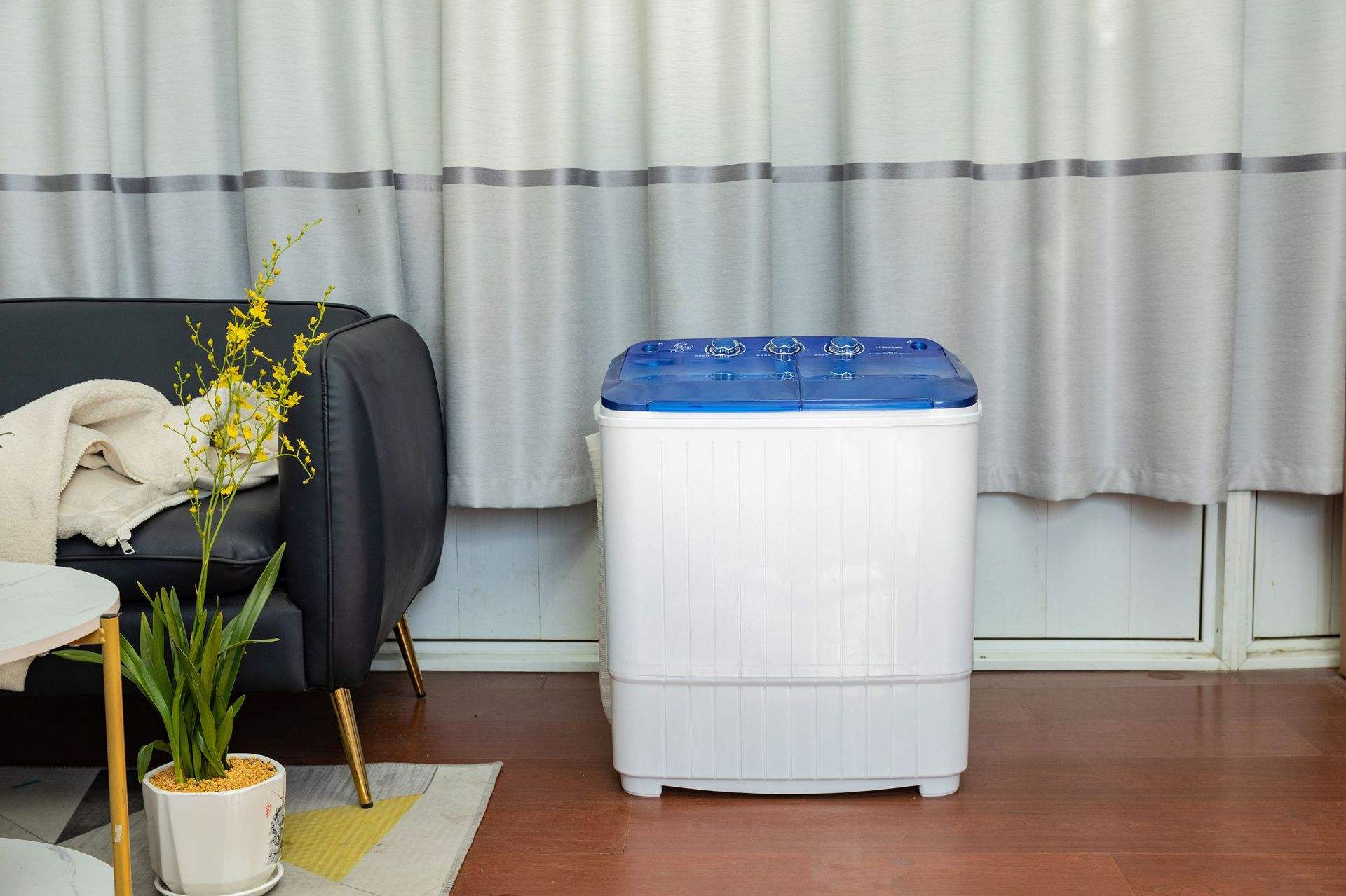 Plastic bucket + dehydrated steel bucket