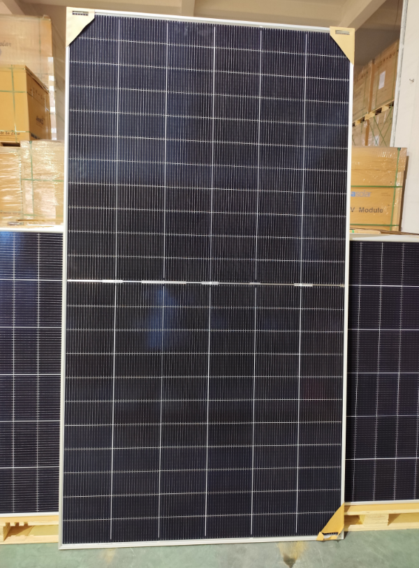 Znshine Solar Panel ZXM8-GPLDD132 Series 680W 690W 700W Half Cell