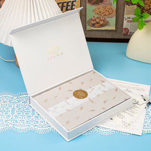 Premium Maßgefertigtes Wildleder-Ehegelübde-Buch Komplettes Geschenkbox-Set mit Individuellem Logo-Druck und Fotoschlitz Hochzeits-Erinnerungsbuch für Paare - Product Image 2