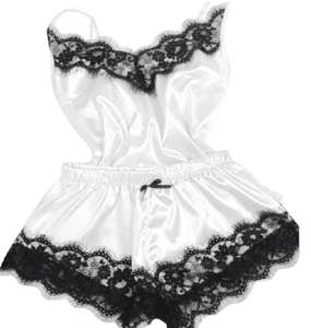 <span class=keywords><strong>Pigiama</strong></span> da <span class=keywords><strong>donna</strong></span> Sexy Set di raso in pizzo <span class=keywords><strong>nero</strong></span> con scollo a V senza maniche Set di biancheria intima - Product Image 4