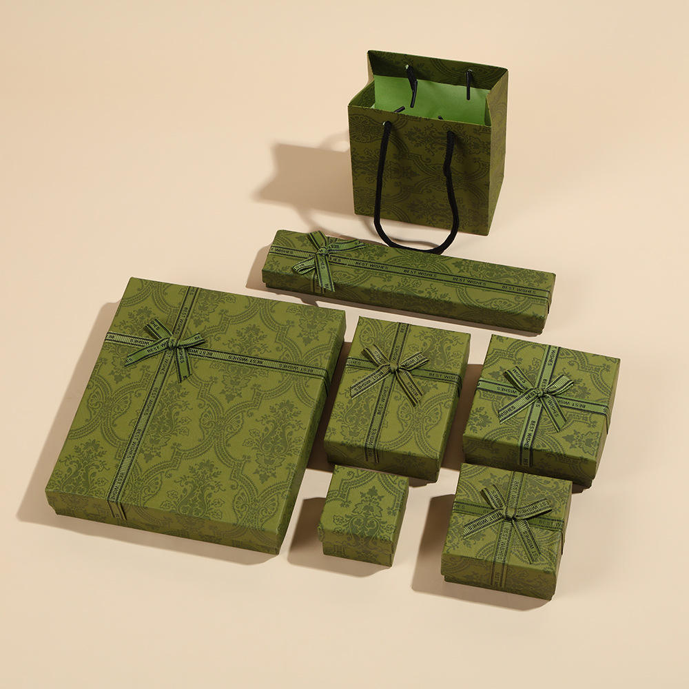 Light luxury forest green