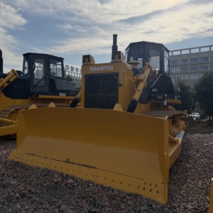 รถดันดินตีนตะขาบ SHANTUI SD22 มือสอง |   เครื่องยนต์คัมมินส์ 23 ตัน พร้อมปั๊ม รุ่นปี 2023 อุปกรณ์เคลื่อนย้ายดิน - Product Image 3