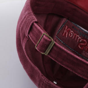 หมวกแก๊ปเบสบอลผู้ชายผู้หญิง สปริงซัมเมอร์ <span class=keywords><strong>ผ้า</strong></span> PVC ล้างทำความสะอาดได้ ปักลายตัวอักษร<span class=keywords><strong>แบบ</strong></span>วินเทจ ทรงโค้ง แมทช์ได้กับทุกชุด หมวกคู่รัก 6 แผง - Product Image 4