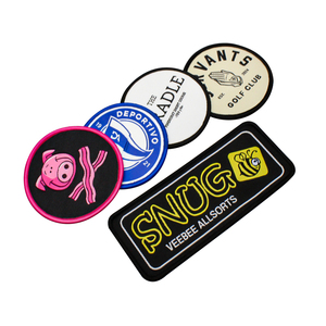 Suministro directo de fábrica personalizado 3D bordado tejido parches insignias poliéster ropa etiquetas para bolsos zapatos lavables - Product Image 2