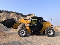 Chariot télescopique Tele 538-60 avec levage de palettes, 4 roues motrices, pneus tout-terrain solides, mât à trois sections, hauteur de levage de 12 m, hauteur de levage abaissée