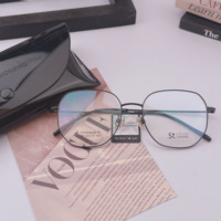 Lunettes de vue rétro en titane avec de grandes montures extravagantes Plusieurs couleurs Classes optiques optimales