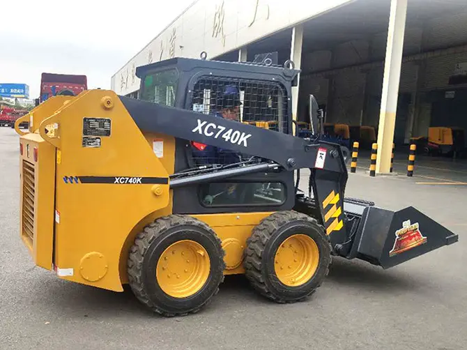 Chinese Mini Skid Steer Loader XC740K with 750KG Rated Load and 0.45CBM Bucket capacity for Sale