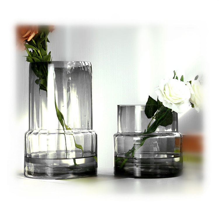 Low Moq Tabletop Nordic Oval Shaped Glass Vase Wholesale