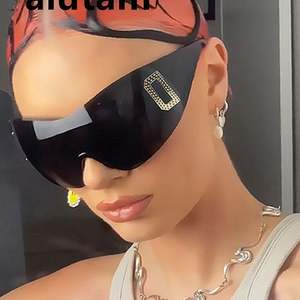 Nouvelles Lunettes de Soleil Vintage Dégradées Style Bouclier, Monture Large, Grandes Lunettes Monobloc Surdimensionnées Y2K pour Femme - Product Image 4