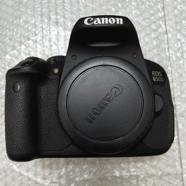 EOS 650D Mirrorless Camera 18MP APS-C CMOS Sensor 4K Video Recording <2x Optical Zoom Lens 2"-3" Screen Lithium Battery SD Card