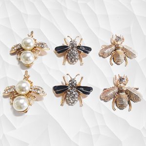 Hebillas de Metal para Zapatos con Diseño de Abeja, Duraderas, Plateadas, con Pedrería y Perlas, para Botas, Sandalias, Zapatos Casuales, Pantuflas, Verano, Invierno, Primavera, Otoño - Product Image 2