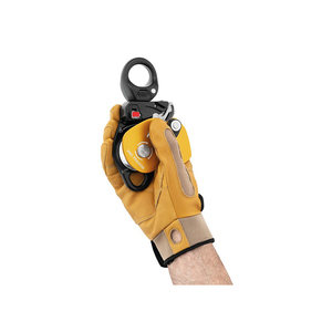 <span class=keywords><strong>Poulie</strong></span> <span class=keywords><strong>PETZL</strong></span> PRO TRAXION <span class=keywords><strong>Poulie</strong></span> de capture de progression à très haut rendement et résistante aux chutes avec système de levage à réglage pivotant - Product Image 4