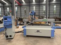 Routeur CNC à grande productivité AR1836 2040 pour le travail du bois, commande LNC, broche 9 kW, 12 pièces de changement d'outil automatique, grand ATC, pour armoires, portes
