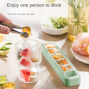 Haute qualité bébé nourriture légumes fruits purées <span class=keywords><strong>lait</strong></span> <span class=keywords><strong>maternel</strong></span> Portable carré 6 grilles <span class=keywords><strong>bac</strong></span> à glace avec couvercle en plastique - Product Image 1