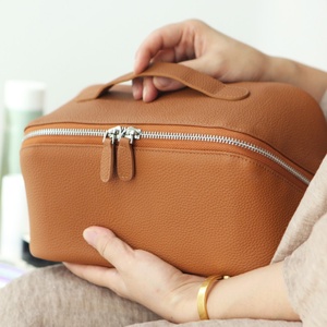 Sac de <span class=keywords><strong>rangement</strong></span> de <span class=keywords><strong>maquillage</strong></span> en cuir PU bon marché direct d'usine de la Chine sac de <span class=keywords><strong>maquillage</strong></span> de grande capacité étui de voyage portable sac cosmétique pour femmes - Product Image 6