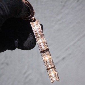 Pendentif Hip Hop en or plaqué or de qualité supérieure avec diamants, idéal pour les fêtes d'anniversaire et les réceptions de mariage, disponible à un prix avantageux - Product Image 3