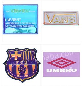 Benutzer definierte 3D-Hochfrequenz-geprägte TPU-Patches TPU-Wärme übertragungs etikett Umwelt freundliche Auf bügel etiketten für Kleidung und Kleidungs stücke - Product Image 4