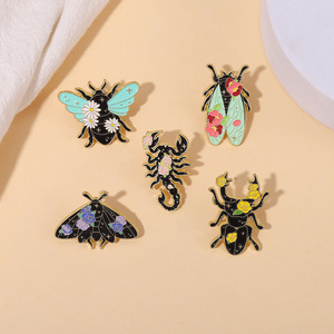 Mode coréenne coccinelle Moth Scorpion insecte broche broches pour femmes hommes 2025 - Product Image 1