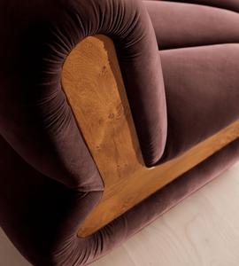 Canapé modulaire incurvé sur mesure, canapé sectionnel de luxe en velours brun chocolat avec accoudoirs en placage de chêne, pour salon - Product Image 6