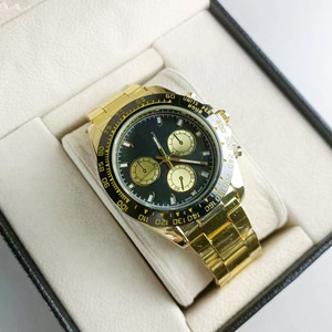 Montre de sport pour femme, mouvement à quartz, bracelet en acier inoxydable, cadran en diamant, étanche, montre classique - Product Image 1