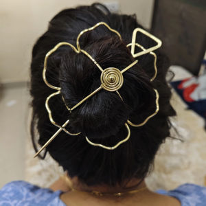 Pasador de pelo con forma de flor, latón dorado, accesorios de pelo bohemios para mujer, joyería elegante para mujer - Product Image 1