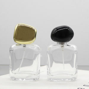 Flacon de parfum de luxe en verre transparent 30 ml avec bouchon pulvérisateur lisse - Product Image 1