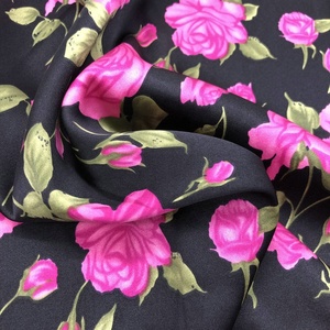 Échantillon gratuit de fleurs design en gros prix bon marché 100% vraie <span class=keywords><strong>soie</strong></span> 14mm tissu imprimé satiné extensible - Product Image 1