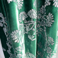 Kain Beludru Bordir Perak Elegan Motif Kotak-Kotak Hitam Zamrud Gaya Cina Gaun Jubah Rok Mantel Pakaian Dalaman Pernikahan