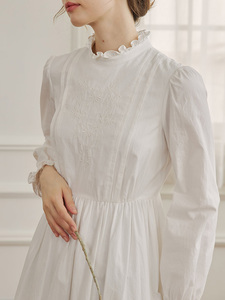 OEM Fabrication Vente en gros Personnalisé Haut de gamme Mode Broderie Dentelle Manches Longues Maxi <span class=keywords><strong>Robe</strong></span> pour les femmes - Product Image 2