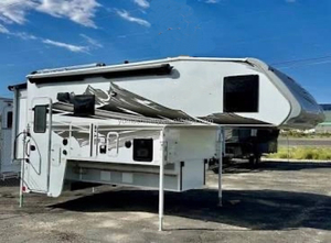 Camper para Camioneta con Diseño Deslizante, Tanques de Almacenamiento Integrados, Fregadero de Cocina y Puertas de Cierre Suave - Product Image 2