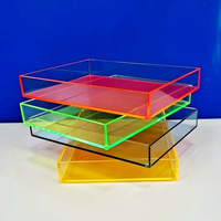 Plateau acrylique empilable Plateau de service en plexiglas néon brillant Plateau de rangement rectangulaire en lucite pour la maison Hôtel Restaurant