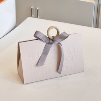 Boîtes à bijoux rectangulaires haut de gamme en gros, boîtes cadeaux en bois avec ruban, boîtes à bagues portables, boîtes en papier personnalisables avec logo