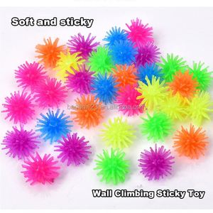 Pelota Adhesiva de Nieve para Escalar Paredes, Juguete Antiestrés de TPR, Pelota Adhesiva con Púas, Mini Juguete Sensorial para Aliviar el Estrés - Product Image 4