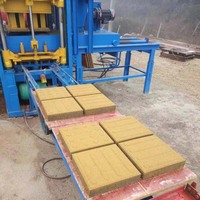 Ligne de production automatique HONGFA QT3-20, machine à fabriquer des briques de pavage, machine à fabriquer des briques en ciment pour les briques de pavage