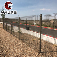 La poudre fortement sûre de fer enduite 3D a soudé la taille 200*55mm RAL noir 9005 de grillage de la barrière 4mm de grillage utilisé pour la clôture d'aéroport