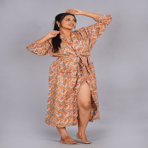 Bata Kimono de Algodón Azul Talla Grande Color Marrón, Ropa de Estar por Casa con Estampado Floral Hecho a Mano, Disponible a Precio Mayorista - Product Image 1