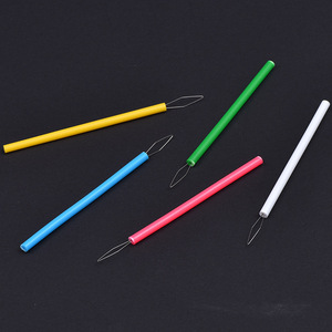Herramienta <span class=keywords><strong>de</strong></span> Enhebrado Cilíndrica Simple con Guía <span class=keywords><strong>de</strong></span> Hilo y Desenhebrador Portátil para Coser a Mano y <span class=keywords><strong>Punto</strong></span> <span class=keywords><strong>de</strong></span> <span class=keywords><strong>Cruz</strong></span> - Product Image 3