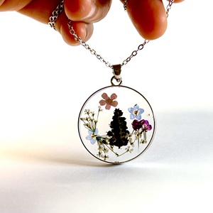 Handgemaakte Sieraden Verzilverd Vorm Bezel Transparante Hars Real Pressed Bloem Sieraden Ketting - Product Image 4