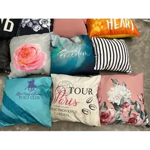 Coussin carré décoratif Carla Depot 40 cm x 40 cm, housse en microfibre florale, rembourrage en fibres, style pastoral - Product Image 3